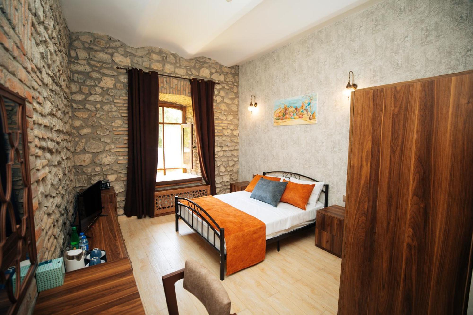 Art Hotel By Abad Guest Şǝki Eksteriør billede