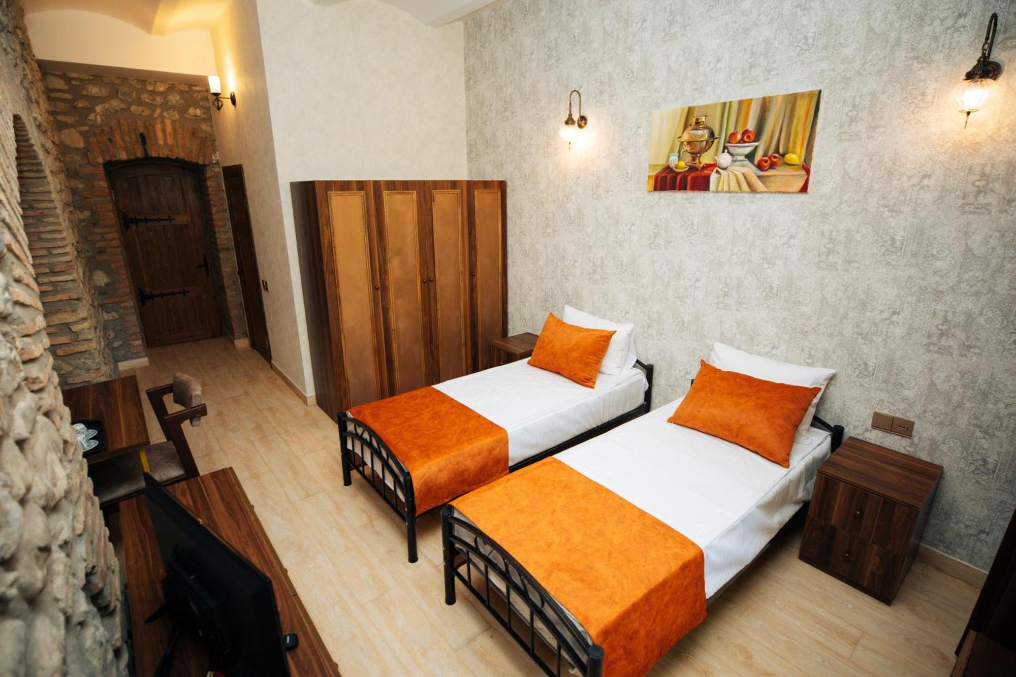Art Hotel By Abad Guest Şǝki Eksteriør billede